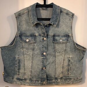 Denim Vest Blue Women’s size 3xl Stretch Material with Some Distress Design